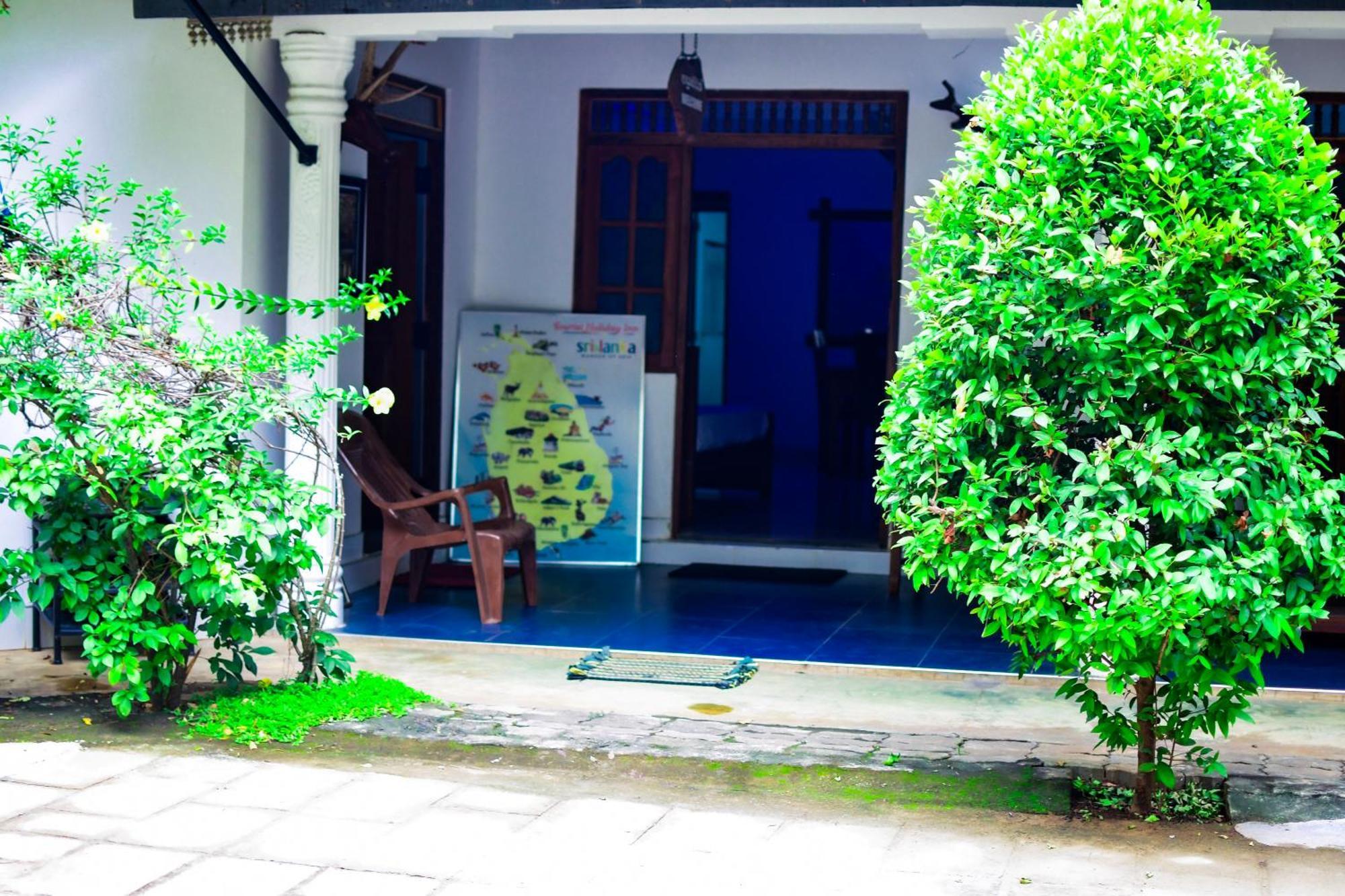 Tourist Holiday Inn Dambulla Extérieur photo