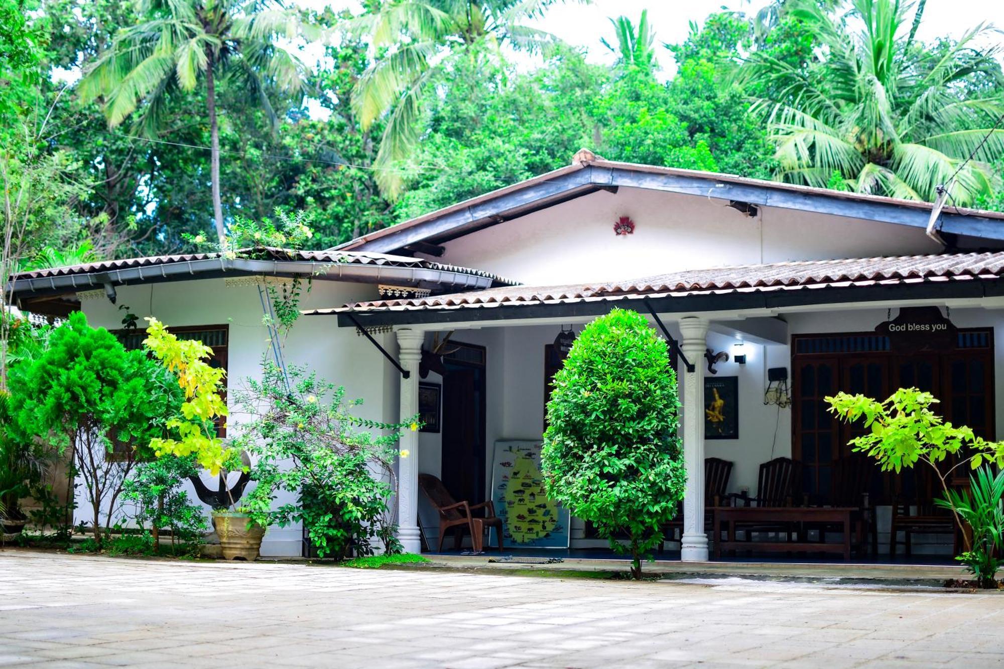 Tourist Holiday Inn Dambulla Extérieur photo