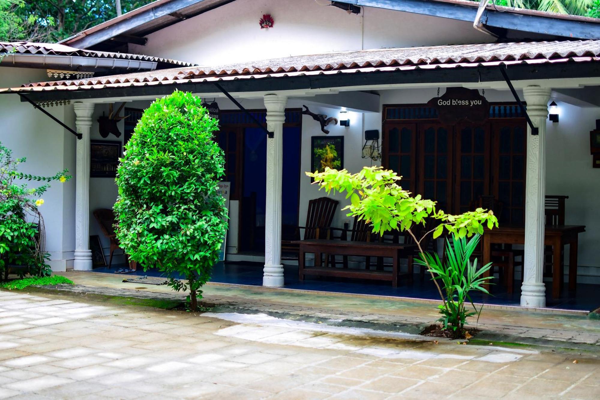 Tourist Holiday Inn Dambulla Extérieur photo